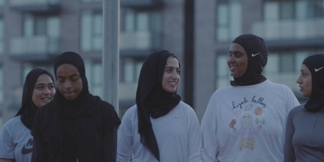 Kolaborasi Nike X Raptors Luncurkan Hijab untuk Tim Basket