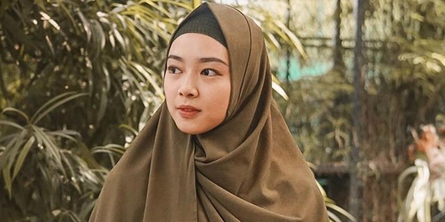 Bercadar, Lindswell Kwok Tampil Elegan dengan French Khimar