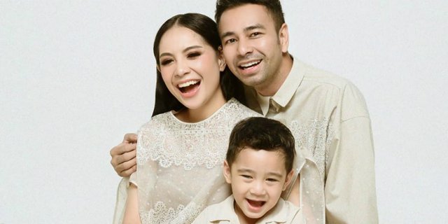 Ledekan Makjleb Nagita Slavina Ditunjukan Raffi Ahmad Poster Ayu Ting Ting