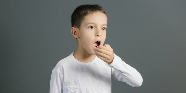 Penyebab dan Cara Mengatasi Bau Mulut pada Anak secara Alami