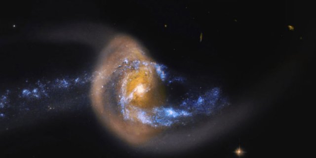 NASA Tangkap Foto Momen Horor Dua Galaksi Bertabrakan