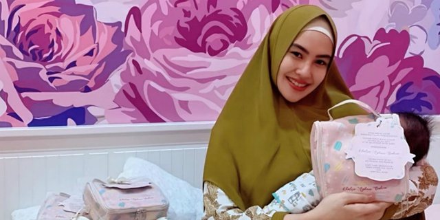 Anak Kartika Putri Harus Disinar karena Kuning, Ketahui Penyebabnya