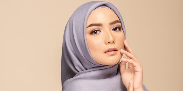 8 Gaya Hijab Citra Kirana yang Sederhana dan Mudah Ditiru