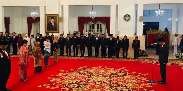 Peringati Hari Pahlawan, Jokowi Ingin Berantas Kemiskinan dan Kebodohan