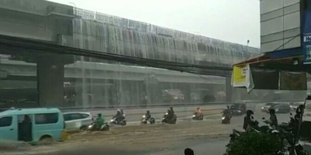 Wow! Ada Air Terjun di Tol Becakayu