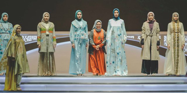 Parade Busana Hijab Sustainable dari Serat Alami