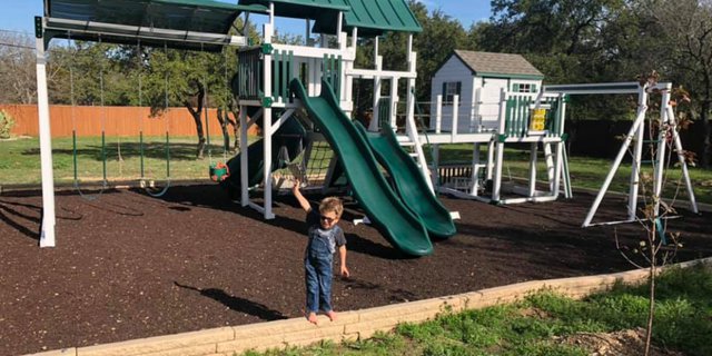 Bangun Playground untuk Anaknya, Keluarga Ini Dituntut Tetangga