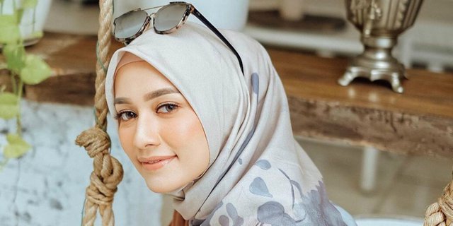 'Jurus' Mega Iskanti Tampil Kece, Pakai Fashion Hijab ini