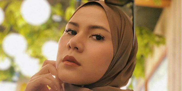 Tips Cynthia Ramlan Memilih Ciput Hijab yang Nyaman