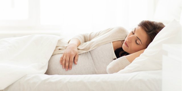 Posisi Tidur yang Aman Saat Hamil, Sudah Tahu?