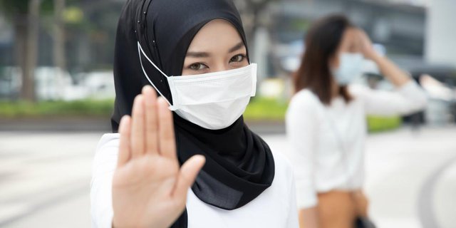 Masker Hijab Jadi Alternatif di Saat Persediaan Semakin Langka