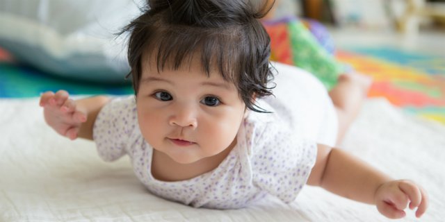 Bayi Tak Boleh Terlalu Lama Tidur Tengkurap, Mengapa?