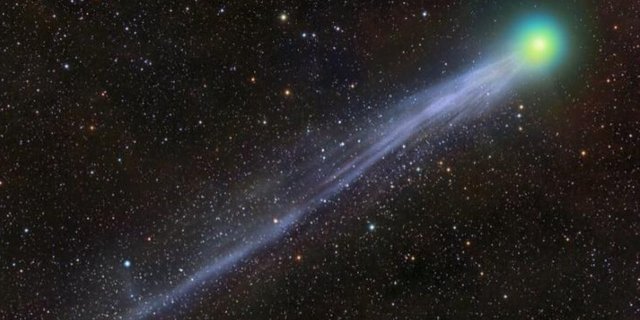 Ekor komet paling panjang saat berada di