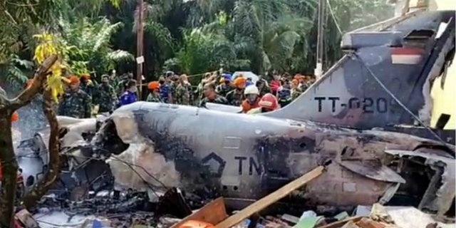 Detik-Detik Pesawat Tempur TNI AU Jatuh Menimpa Rumah di Riau