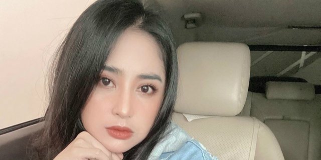 Dewi Perssik Sebut Lelaki Dihidupi Istri Cocok Pakai Rok, Sindir Angga Wijaya?