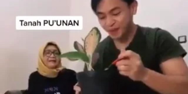 Prank Makan Tanah, Lihat Reaksi Ibunda 