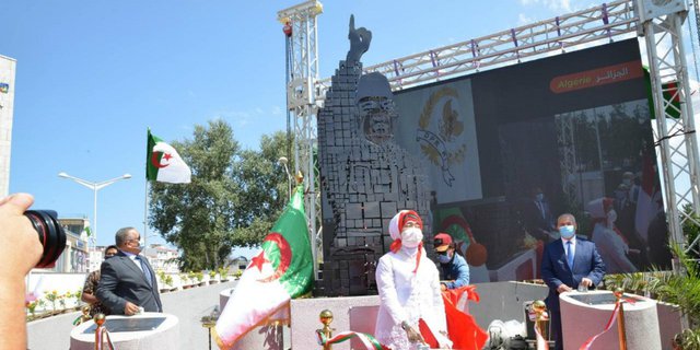 Monumen Soekarno Rancangan Ridwan Kamil Berdiri di Aljazair
