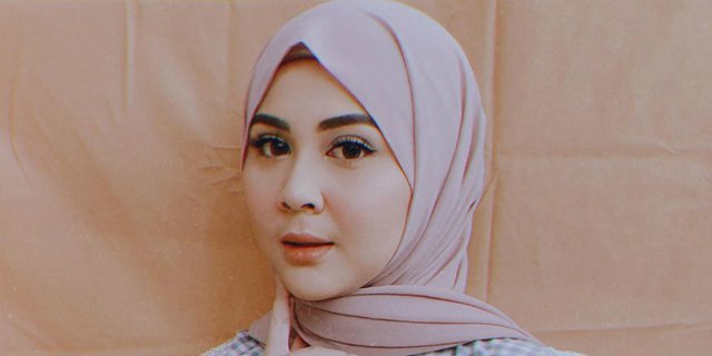 Dipuji Makin Langsing, Kesha Ratuliu Modis Pakai Hijab Outfit