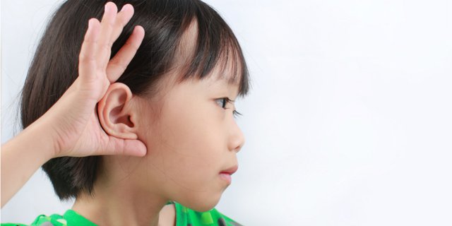 Duh, Orangtua Perokok Bisa Picu Masalah Pendengaran Pada Anak