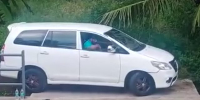 Viral Video Skill Parkir Mobil Tingkat Dewa, Bikin Penonton Jantungan