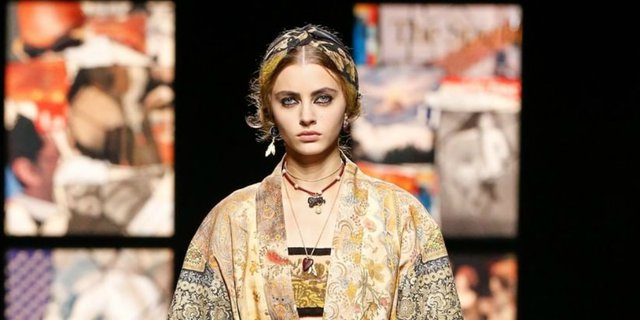 Dior Bawa Kain Endek Bali ke Panggung Paris Fashion Week