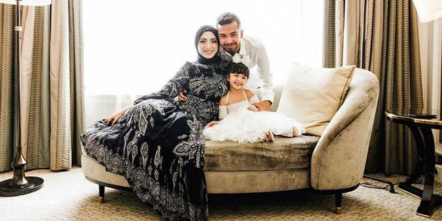 5 Potret Maternity Selebgram Berhijab, Stunning Banget!