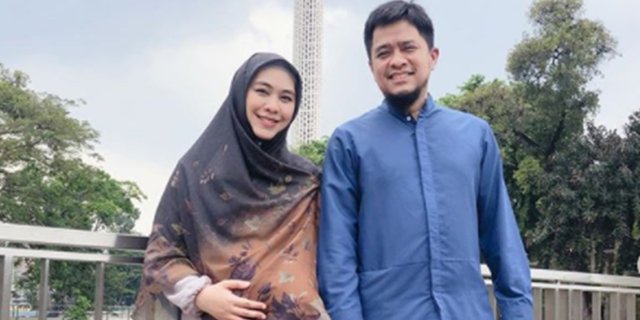 Hamil 9 Bulan Oki Setiana Dewi Kebut Kerjaan Sebelum Melahirkan Dream Co Id