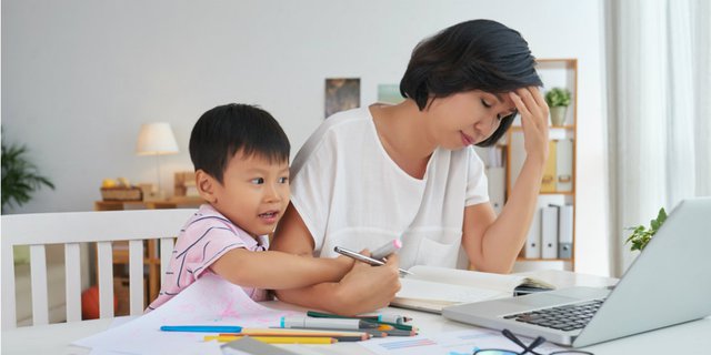 4 Trik Agar Orangtua Tak Tularkan Stres Pada Anak