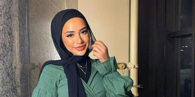 Bakal Jadi Tren, Inspirasi Hijab Outfit Puff Sleeve Kekinian