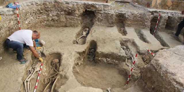 Arkeolog Temukan 400 Makam Islam Kuno
