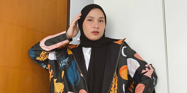 Tren Hijab 2021, Sporty dengan Windbreaker Jacket