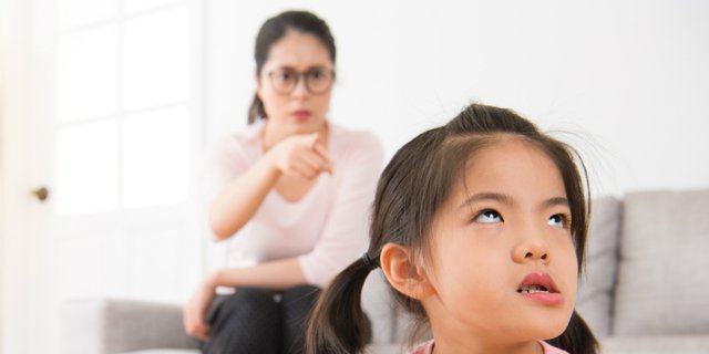 Hindari 5 Kalimat yang Bisa Menyakiti Anak