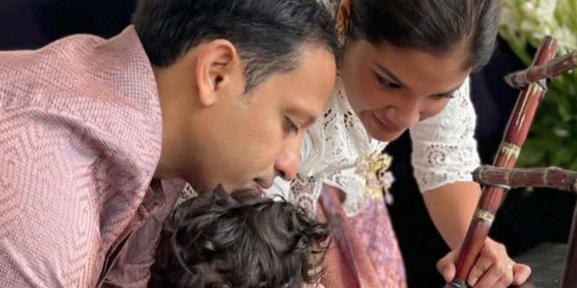 Nadiem Makarim Gelar Tedhak Siten untuk Putrinya Secara Privat