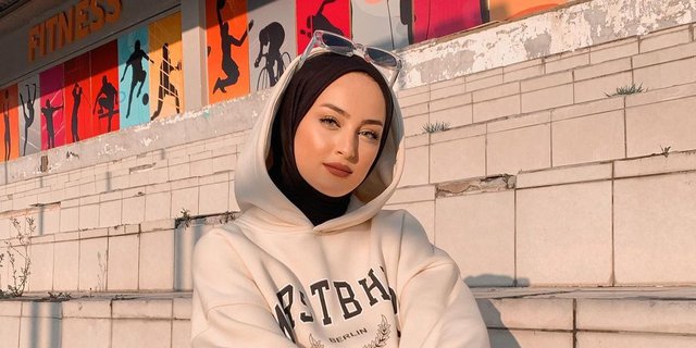 3 Tutorial Hijab Pashmina untuk Gaya Outfit Streetwear