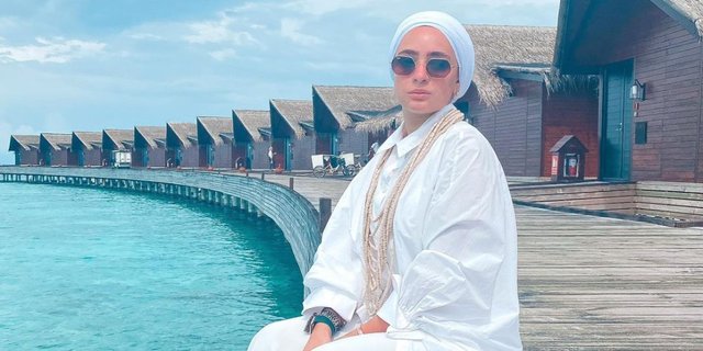 Inspirasi Busana Hijab untuk ke Pantai