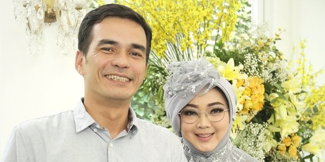 Seminggu Meninggalnya Rina Gunawan, Teddy Syach Syok Lihat Makam Istri