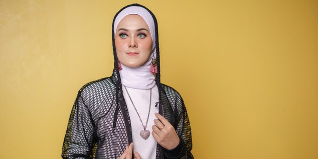 Padu Padan Outfit Olahraga dengan Tampilan Hijab Sehari-Hari