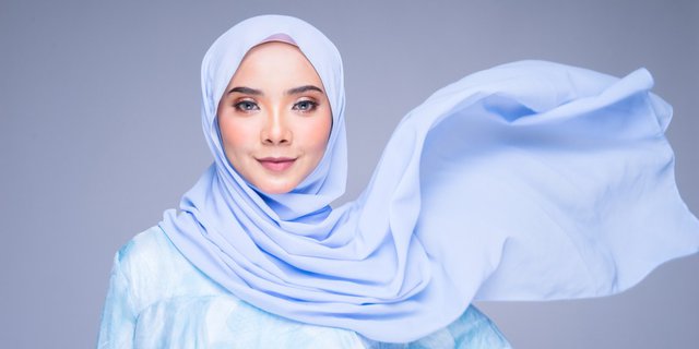 Jangan Buang Pakaian Lama, yuk Bikin Hijab Sendiri!