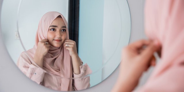 7 Tips Rawat Hijab Agar Tidak Mudah Rusak