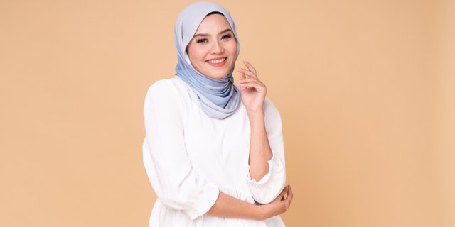 Jangan Bingung, Ini Tips Tentukan Bentuk Wajah & Hijab yang Cocok