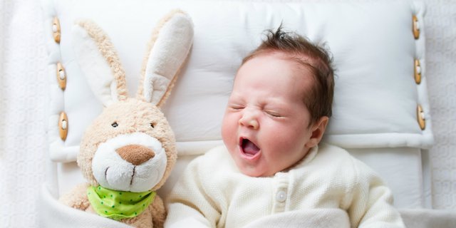 Ternyata Ini Penyebab Si Bayi Rewel Jelang Waktu Tidur