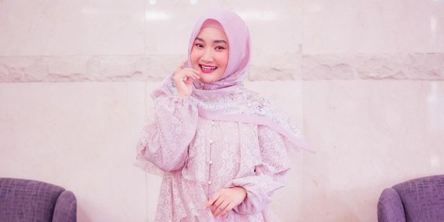 Fashion Hijab Fatin Shidqia Lubis, Inspirasi Outfit Lebaran Nih!