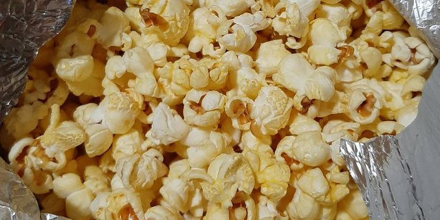 Trik Viral Masak Popcorn, Hanya Pakai Aluminium Foil
