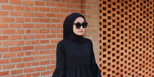 Inspirasi Padu Padan Tunik dan Hijab Ala Selebgram Alifia Diannisa