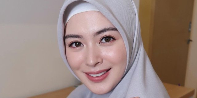 Tips Buat Makeup Natural ala Ayana Moon