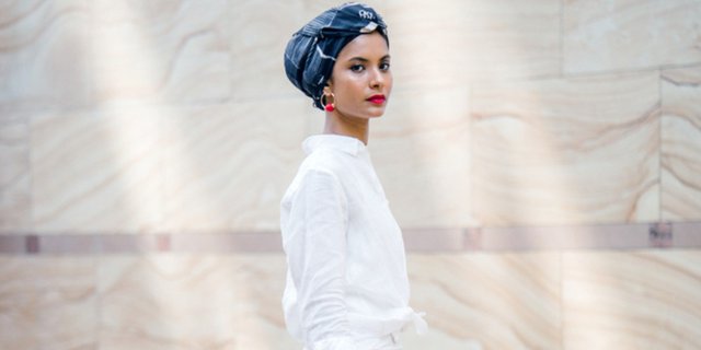 4 Tips Padu Padan Outfit Putih untuk Hijabers di Musim Kemarau