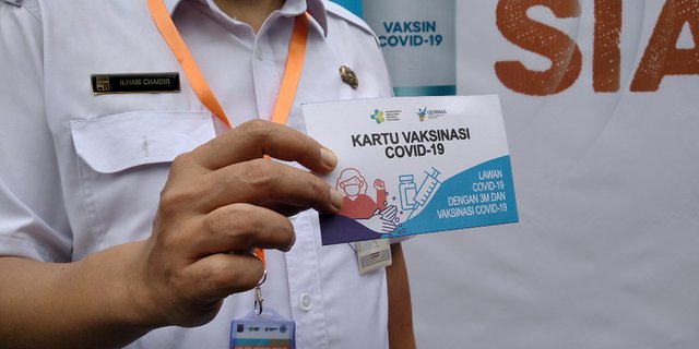 Pamer Sertifikat Vaksin ke Medsos, Ini Bahaya yang Mengintai