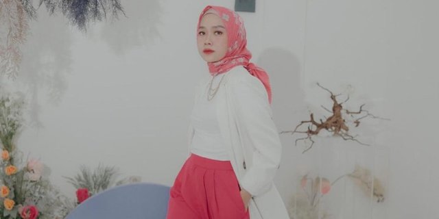 Inspirasi Outfit Simple Elsya Sandria 