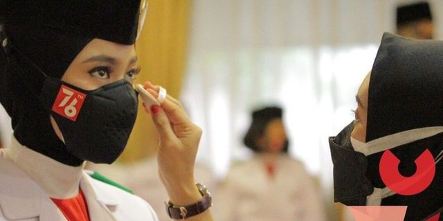 Paskibraka Nasional Tetap Dipulas Makeup Walau di Balik Masker