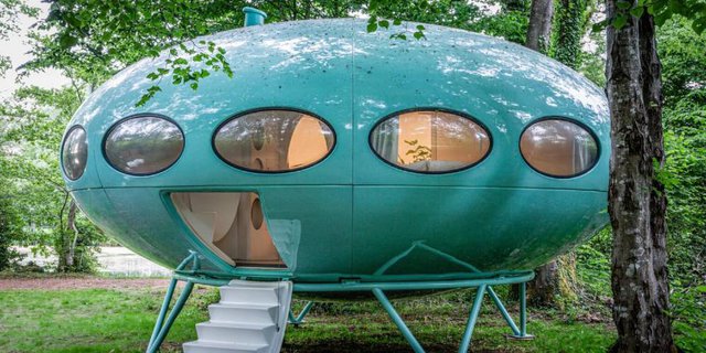 Uniknya 'Rumah UFO' di Tengah Hutan, Intip Isinya Yuk!